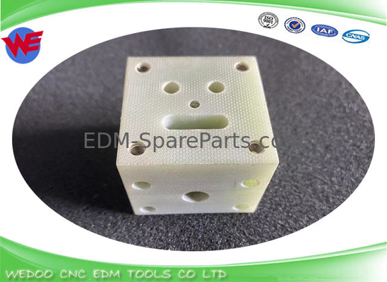 A290-8101-X509 Hoogste isolatieplaat Fanuc EDM-onderdelen A-C-serie 40*40*34 GUIDE BASE