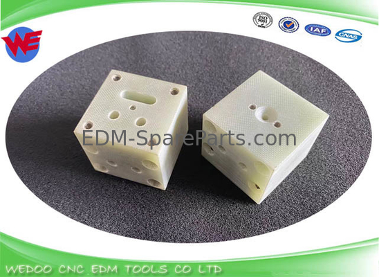 A290-8101-X509 Hoogste isolatieplaat Fanuc EDM-onderdelen A-C-serie 40*40*34 GUIDE BASE