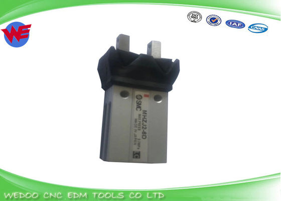 Fanuc CYLINDER Gripper Complete A290-8112-V607/STD MHZJ2-6D PNEUMATISCH CYLINDE